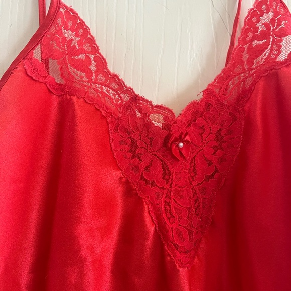 Elegant Red Lace Trim Chemise - Picture 2 of 6
